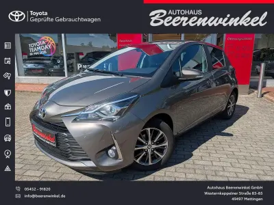 Gebraucht Toyota Yaris Club 111 PS (81 kW) 2020 Grau Kleinwagen