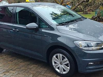Neu VW Touran 150 PS (110 kW) 2025 Grau Van / Kleinbus