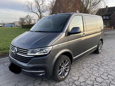 Gebraucht VW Multivan 150 PS (110 kW) 2020 Grau Van / Kleinbus