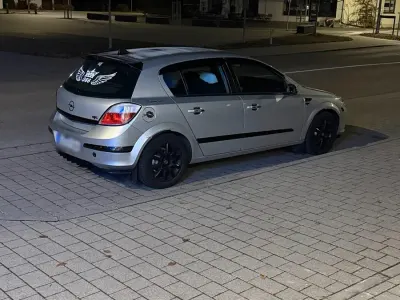 Gebraucht Opel Astra 105 PS (77 kW) 2005 Silber Limousine