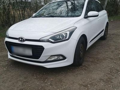 Usata Hyundai i20 Passion 120 CV (88 kW) 2016 Bianco Utilitaria