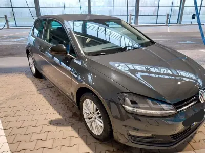 Używany VW Golf VII Edition 86 KM (63 kW) 2014 Szary Sedan/Limuzyna