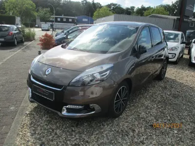 Gebraucht Renault Scénic III Bose Edition 131 PS (96 kW) 2013 Braun Limousine
