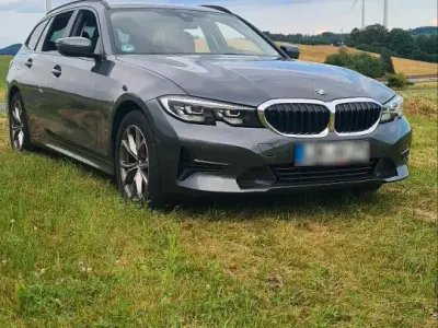 Gebraucht BMW 318 150 PS (110 kW) 2019 Grau Kombi