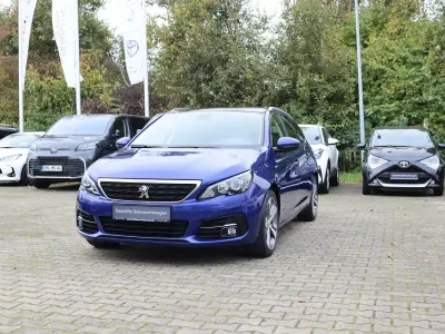 Gebraucht Peugeot 308 SW Style 131 PS (96 kW) 2018 Blau Kombi