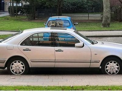 Mercedes E320