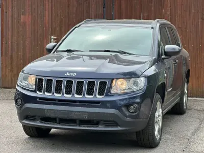 Gebraucht Jeep Compass Sport 163 PS (119 kW) 2012 Blau SUV