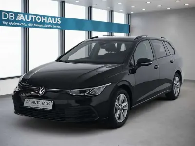 Begagnad VW Golf VIII Life 110 HK (80 kW) 2023 Svart Kombi