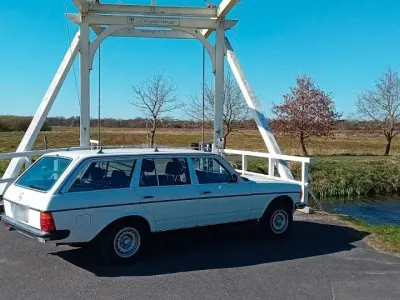Gebraucht Mercedes 230 136 PS (100 kW) 1984 Weiß Kombi
