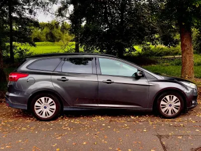Gebraucht Ford Focus 120 PS (88 kW) 2016 Grau Kombi