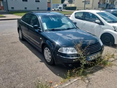 Gebraucht VW Passat 131 PS (96 kW) 2001 Schwarz Limousine
