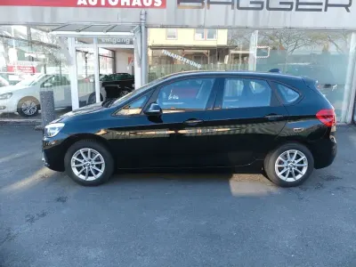 Gebraucht BMW 218 Active Tourer Advantage 150 PS (110 kW) 2016 Schwarz Van / Kleinbus