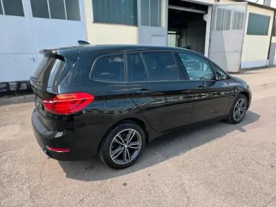 Gebraucht BMW 218 Gran Tourer Sport Line 150 PS (110 kW) 2019 Schwarz Van / Kleinbus