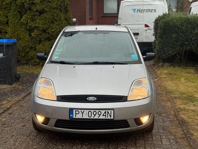 Gebraucht Ford Fiesta 85 PS (62 kW) 2004 Silber Kleinwagen