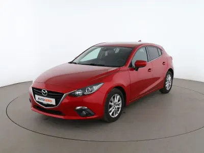 Gebraucht Mazda 3 Center-Line 120 PS (88 kW) 2015 Rot Limousine
