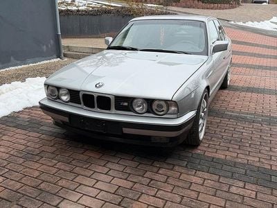 Gebraucht BMW 525 170 PS (125 kW) 1990 Silber Limousine
