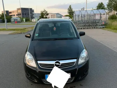 Gebraucht Opel Zafira 125 PS (91 kW) 2011 Schwarz Van / Kleinbus