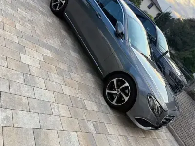 Gebraucht Mercedes E200 184 PS (135 kW) 2019 Grau Limousine