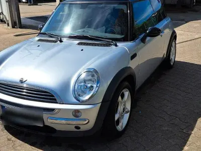 Używany Mini ONE 90 KM (66 kW) 2002 Srebrny Hatchback