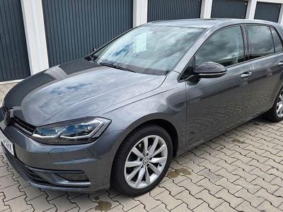 Gebraucht VW Golf VII Highline 150 PS (110 kW) 2019 Grau Limousine