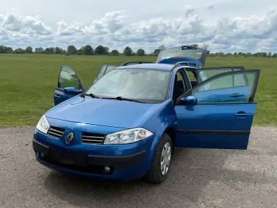 Gebraucht Renault Mégane GrandTour 113 PS (83 kW) 2005 Blau Kombi