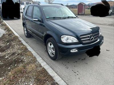 Gebraucht Mercedes ML270 163 PS (119 kW) 2003 Blau SUV
