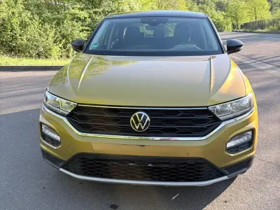 Usado VW T-Roc United 150 CV (110 kW) 2020 Amarillo SUV