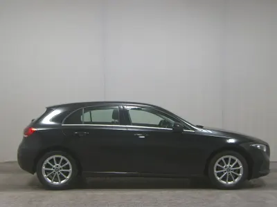 Second-hand Mercedes A180 Style 136 CP (100 kW) 2021 Negru Berlinǎ