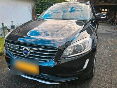 Second-hand Volvo XC60 Inscription 220 CP (161 kW) 2017 Negru SUV