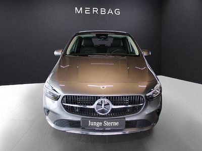 Gebraucht Mercedes B180 Advanced 136 PS (100 kW) 2025 Metalliclack mountaingrau Van / Kleinbus