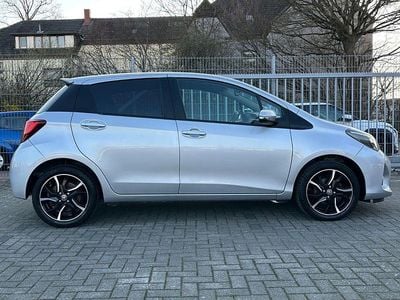 Gebraucht Toyota Yaris Sport 99 PS (72 kW) 2014 Silber Kleinwagen
