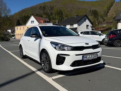 Second-hand Kia Rio GT-Line 120 CP (88 kW) 2018 Alb Berlinǎ