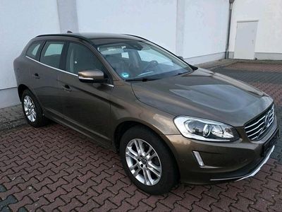 Gebraucht Volvo XC60 Momentum 185 PS (136 kW) 2015 Braun SUV