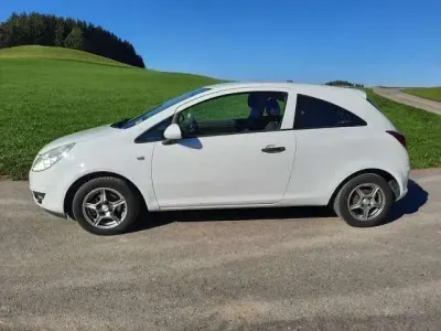 Usata Opel Corsa Edition 60 CV (44 kW) 2009 Bianco Utilitaria