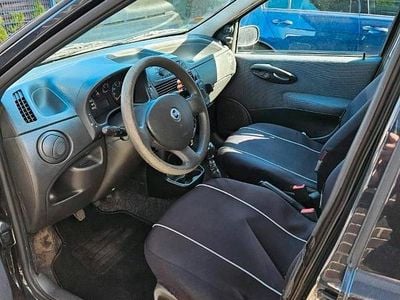 Usata Fiat Punto 60 CV (44 kW) 2004 Nero Utilitaria