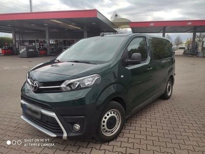 Usata Toyota Proace 120 CV (88 kW) 2022 Verde Monovolume