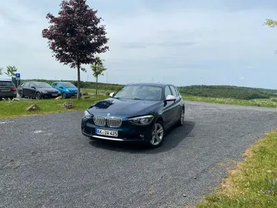 Gebraucht BMW 118 Urban Line 150 PS (110 kW) 2015 Blau Kleinwagen