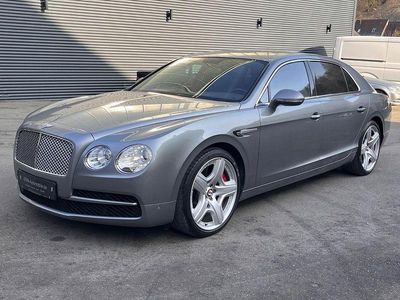 Grau Gebraucht 2014 Bentley Flying Spur Mulliner Limousine | 62.999 €