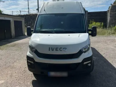 Gebraucht Iveco Daily 150 PS (110 kW) 2019 Weiß Van / Kleinbus