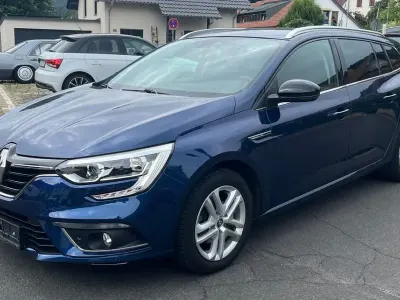 Gebraucht Renault Mégane IV 140 PS (102 kW) 2020 Blau Limousine