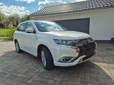 Usata Mitsubishi Outlander P-HEV Top 224 CV (164 kW) 2019 Bianco SUV