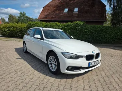 Gebraucht BMW 318 Advantage 150 PS (110 kW) 2016 Weiß Limousine