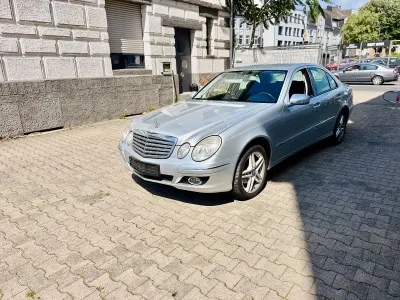 Gebraucht Mercedes E220 170 PS (125 kW) 2006 Silber Limousine