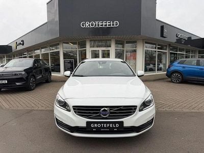 Gebraucht Volvo V60 152 PS (111 kW) 2018 Weiß Kombi