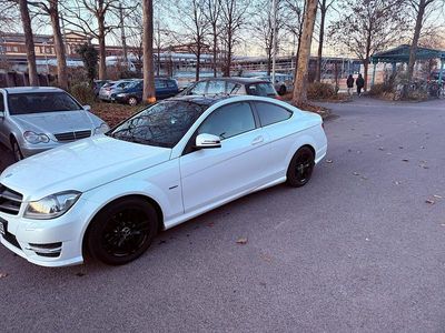 Gebraucht Mercedes C220 AMG 170 PS (125 kW) 2012 Weiß Limousine