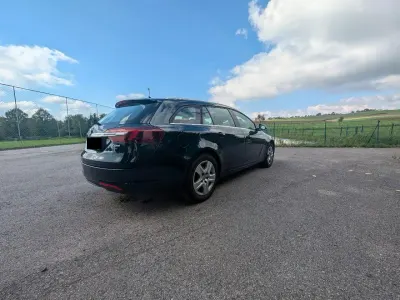 Używany Opel Insignia Eco 170 KM (125 kW) 2015 Zielony Kombi