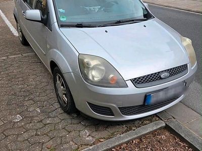 Gebraucht Ford Fiesta 80 PS (58 kW) 2006 Grau Kleinwagen