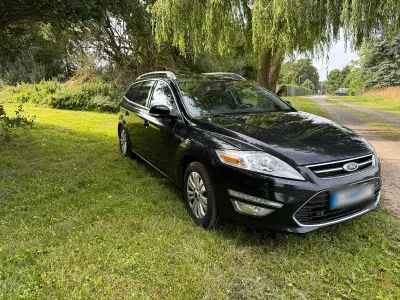 Gebraucht Ford Mondeo 163 PS (119 kW) 2012 Schwarz Kombi