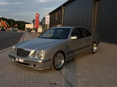 Gebraucht Mercedes E220 Style 2001 Silber Limousine