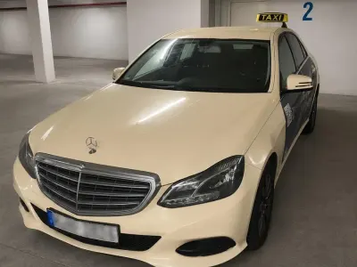 Gebraucht Mercedes E200 136 PS (100 kW) 2016 Gelb Limousine